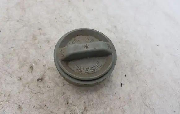 Toyota Avensis Verso Fuel tank filler cap NOCODE