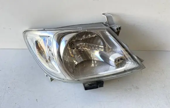Toyota Hilux (AN10, AN20, AN30) Headlight/headlamp 10016517