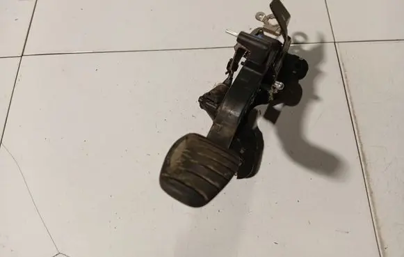 Renault Megane III Brake pedal 465030034R