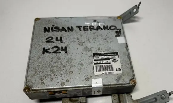 Nissan Terrano Engine control unit/module 237100F300 MECMT930