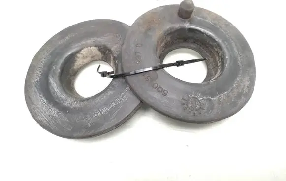 Volkswagen Golf VII Rear coil spring rubber mount 5Q0512149f 5q0512297d
