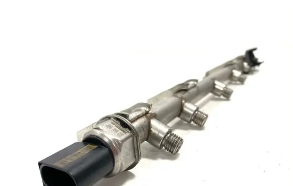 BMW 3 E90 E91 Fuel main line pipe 7535897 829120063