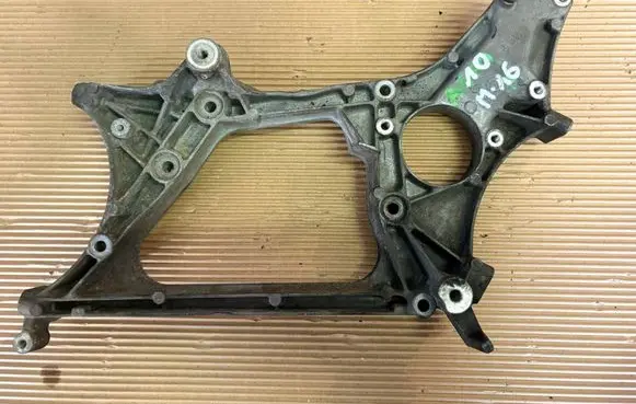 Mercedes-Benz Sprinter W906 Generator/alternator bracket A6512011109