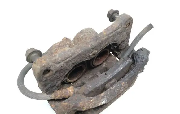 Mitsubishi Pajero Front brake caliper