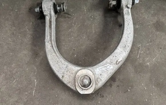Land Rover Range Rover Sport L494 Front upper control arm/wishbone DPLA3084AB