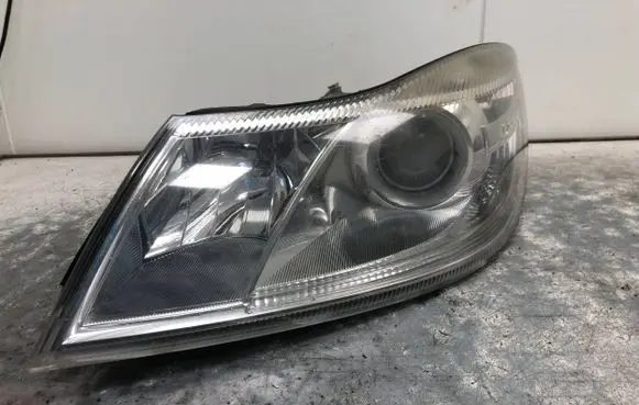 Skoda Octavia Mk2 (1Z) Headlight/headlamp 1Z1941015F
