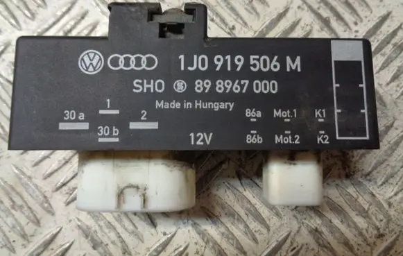 Seat Ibiza IV (6J,6P) Coolant fan relay 1J0919506M