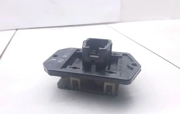 Toyota Yaris Heater blower motor/fan resistor 7D301