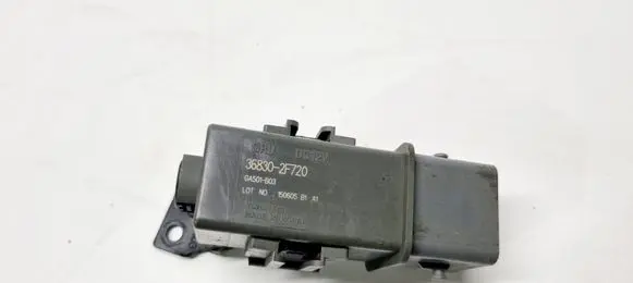 Hyundai Tucson TL Glow plug pre-heat relay 368302F720