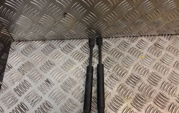 Mini One - Cooper Coupe R56 Front bonnet/hood damper/strut