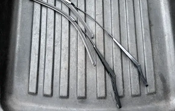 Skoda Kodiaq Front wiper blade arm 567955410 567955409