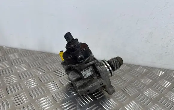 Audi A6 S6 C7 4G Fuel injection high pressure pump 0445010677 059130755CB 0130528