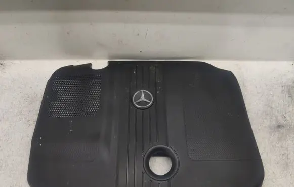 Mercedes-Benz C W204 Engine cover (trim)