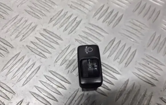 Toyota Avensis Verso Light relay 