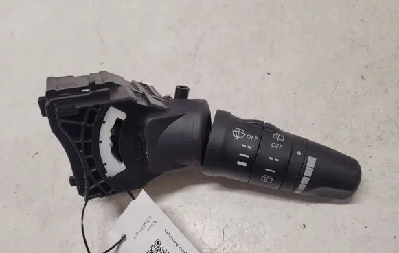 Nissan X-Trail T30 Wiper control stalk 252608H905
