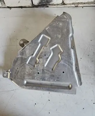 Chevrolet Corvette C7 Fuel tank bottom protection 8918876 1632014