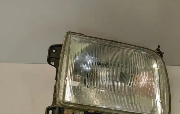 Nissan PickUp Headlight/headlamp