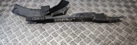 Volvo XC60 Fender mounting bracket 32216109