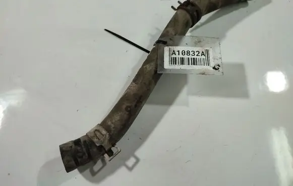 Engine coolant pipe/hose