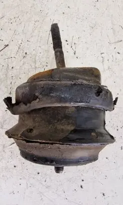 Chrysler Pacifica Engine mount bracket