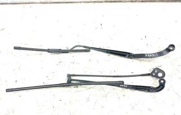 Maserati GranTurismo Front wiper blade arm 
