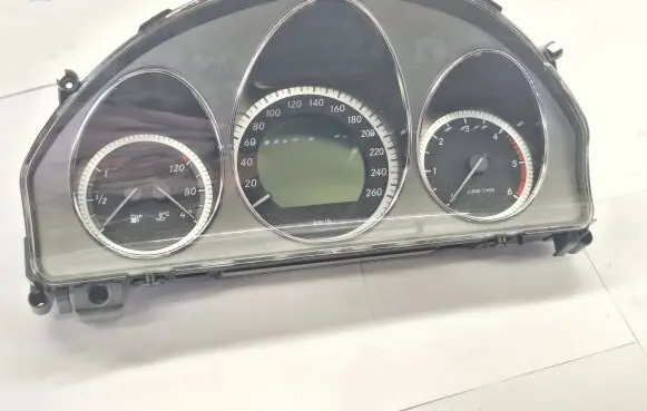 Mercedes-Benz C W204 Speedometer (instrument cluster) A2049003905
