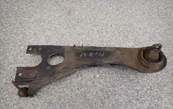 Hyundai i30 Rear suspension control arm 