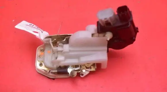 Honda HR-V Front door lock