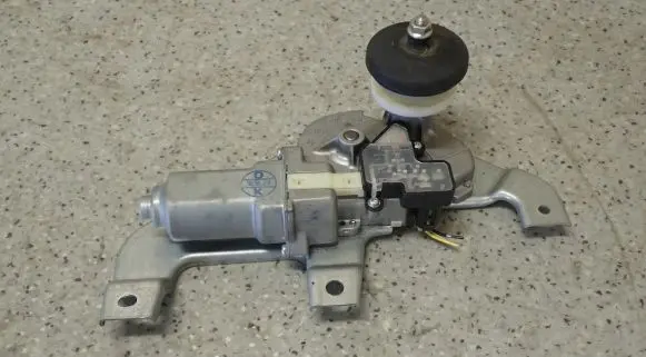 Suzuki Swift II Wiper motor