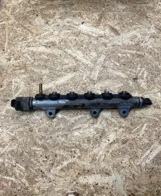 Nissan Qashqai Fuel injector supply line/pipe 002757L3 0445214155 H8200610223