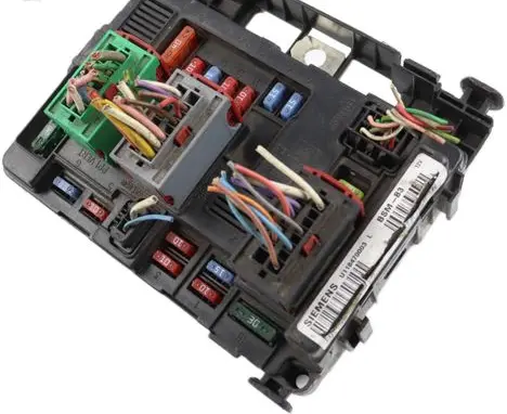 Citroen Berlingo Fuse module 9650618480 U118470003L