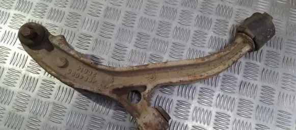 Chrysler Voyager Front lower control arm/wishbone 468409628814