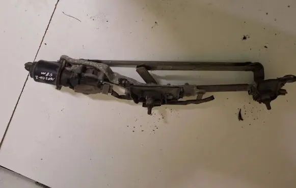 Mazda 2 Front wiper linkage and motor 1UDE71