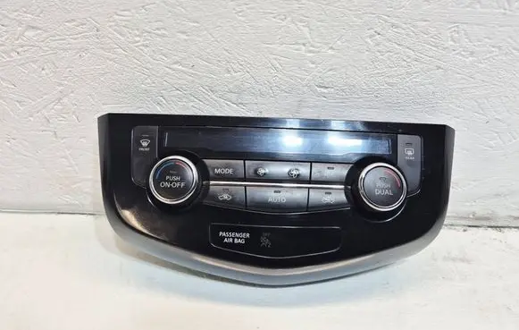 Nissan Rogue Climate control unit 275006MA0A
