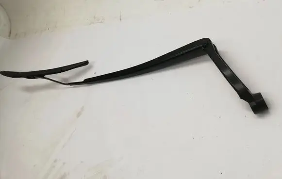 Toyota RAV 4 (XA50) Windshield/front glass wiper blade 