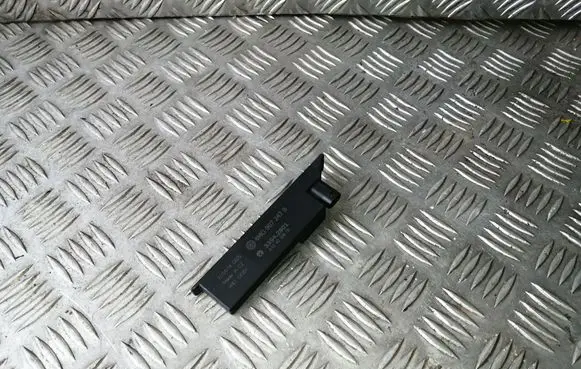 Porsche Taycan 9J1 Keyless system antenna 4M0907247B 33542801