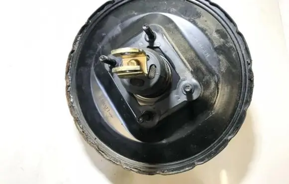 KIA Sorento Brake booster