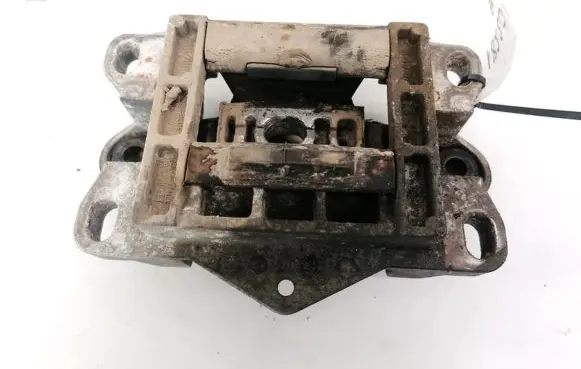 Ford Mondeo Mk III Engine mount bracket 2S717M122AA 2S71-7M122AA