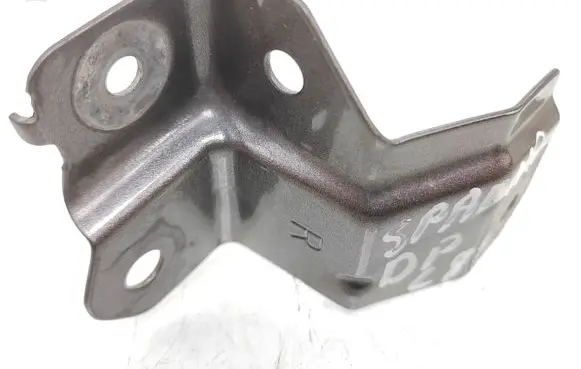 Fender mounting bracket