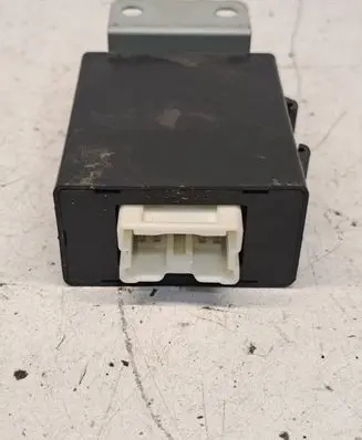 Infiniti FX Door central lock control unit/module 2813000A