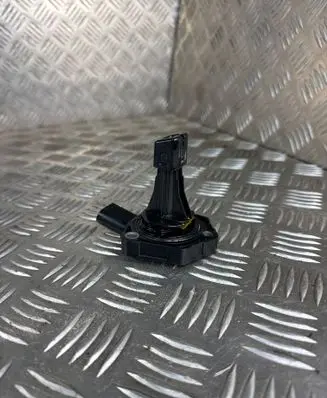 Volkswagen PASSAT B8 Oil level sensor 04L907660C 6PR00962912