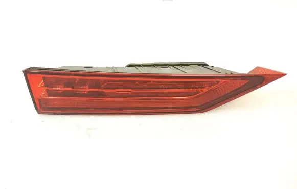 Tailgate rear/tail lights