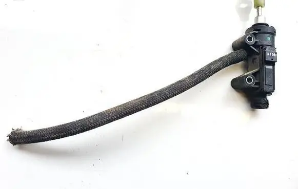 BMW X1 E84 Clutch master cylinder 21526773670 13670610de