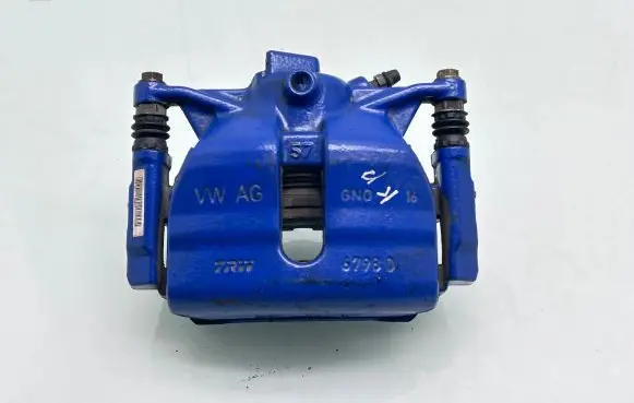 Volkswagen PASSAT B8 Front brake caliper 3Q0615423B
