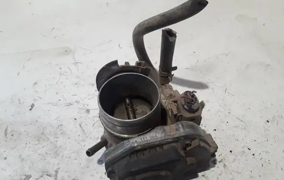 Audi A3 S3 8L Throttle valve 06A133064J