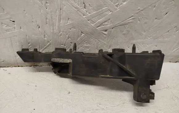 Audi A6 C7 Front bumper mounting bracket 4G0807283 016110