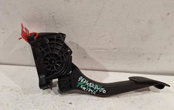 Citroen DS7 Crossback Accelerator throttle pedal 9674829180
