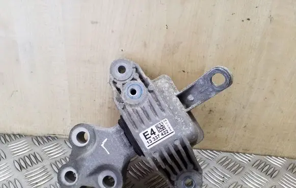 Opel Astra J Gearbox mount 13337422
