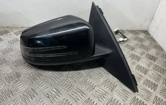 Mercedes-Benz C W204 Front door electric wing mirror A2048109216