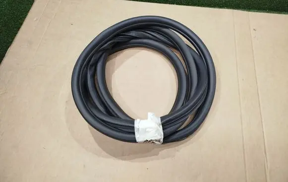 Porsche Cayenne (92A) Front door rubber seal 7P0867365B 7P0867365